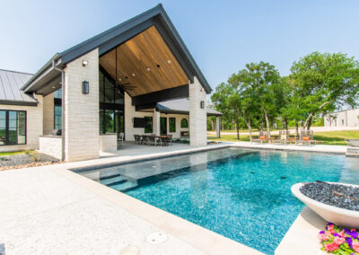 Quarles Construction is a custom home builder serving central Texas. Quarles Construction is a boutique custom builder, focusing on a few home projects a year. By keeping a limited number of custom designs, we are able to focus on the client’s needs.