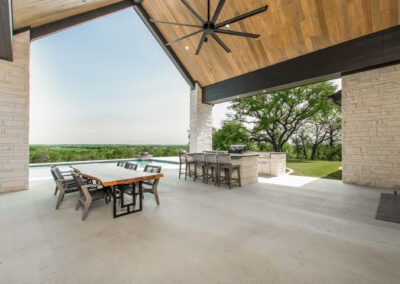 Quarles Construction is a custom home builder serving central Texas. Quarles Construction is a boutique custom builder, focusing on a few home projects a year. By keeping a limited number of custom designs, we are able to focus on the client’s needs.