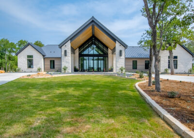 Quarles Construction is a custom home builder serving central Texas. Quarles Construction is a boutique custom builder, focusing on a few home projects a year. By keeping a limited number of custom designs, we are able to focus on the client’s needs.